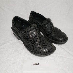 BOC 9M Born Concept Peggy Clog Womens Black Paisley Tooled Embossed Nurse D38G